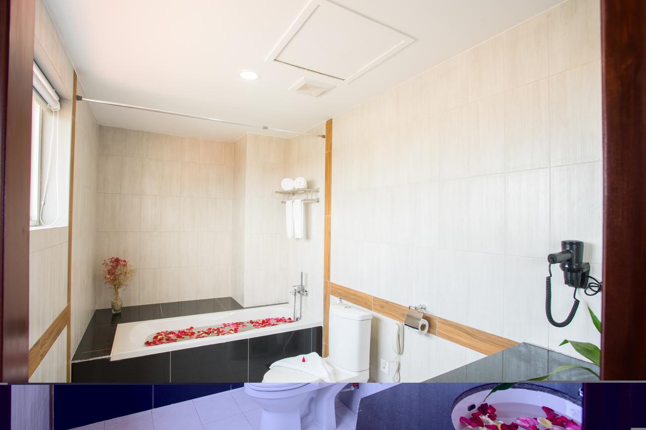 Kuch Oudom Hotel Phnom Penh Exterior photo