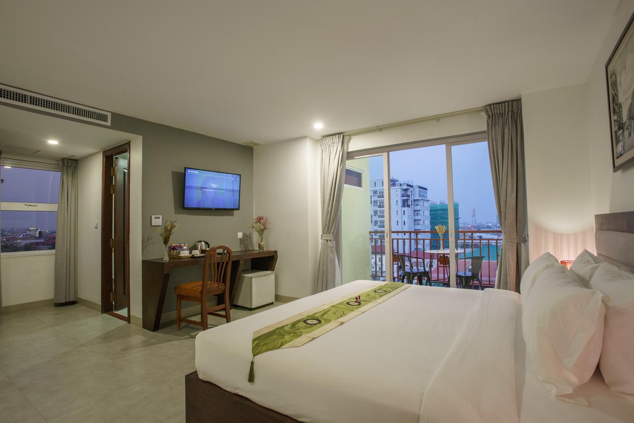 Kuch Oudom Hotel Phnom Penh Exterior photo