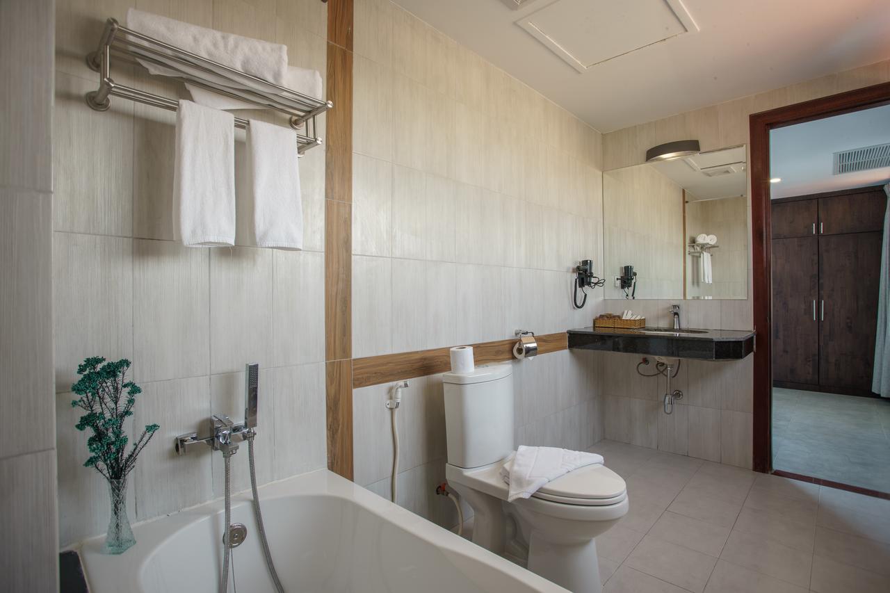 Kuch Oudom Hotel Phnom Penh Exterior photo