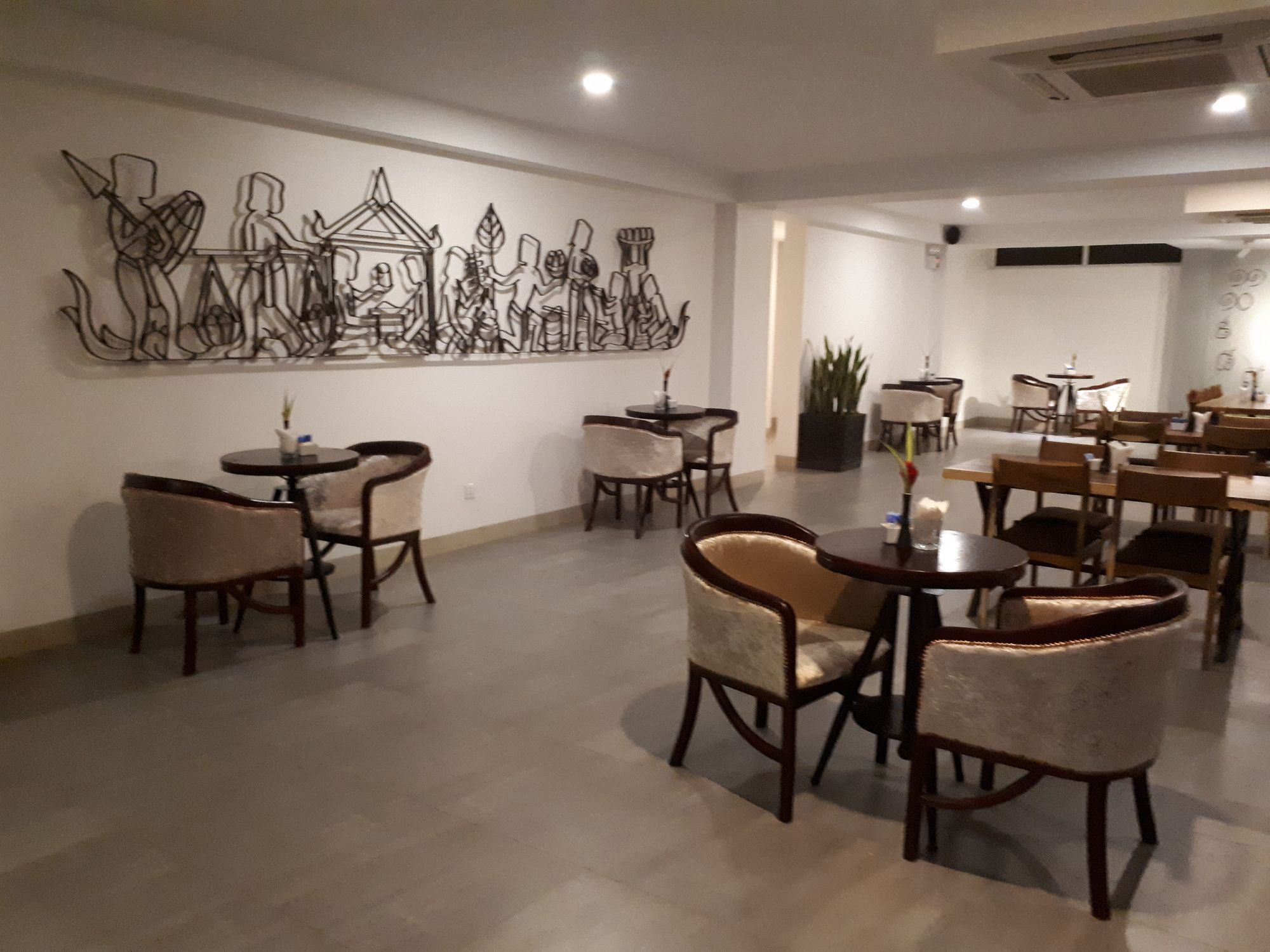 Kuch Oudom Hotel Phnom Penh Exterior photo