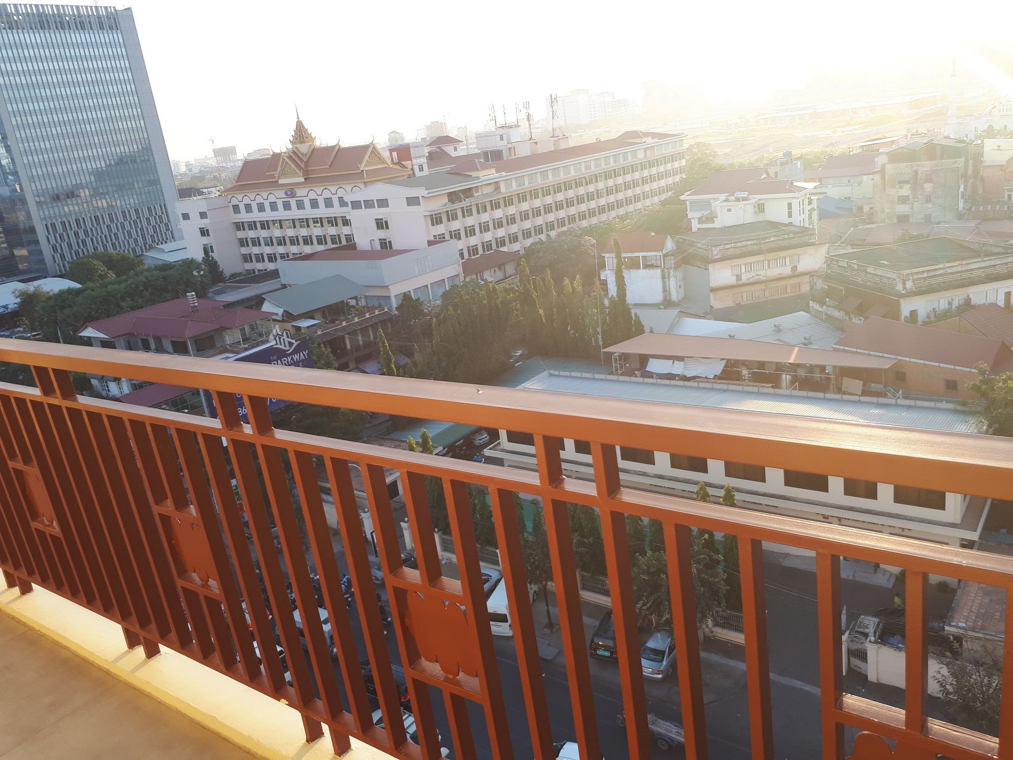 Kuch Oudom Hotel Phnom Penh Exterior photo